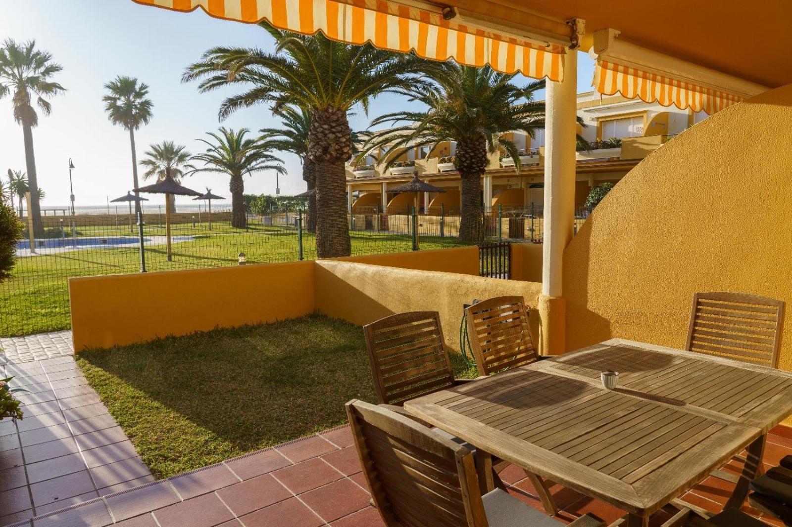 La Tortuga I, Encantador Apartamento Con Garaje En Primera Linea De Playa Tarifa Exterior photo