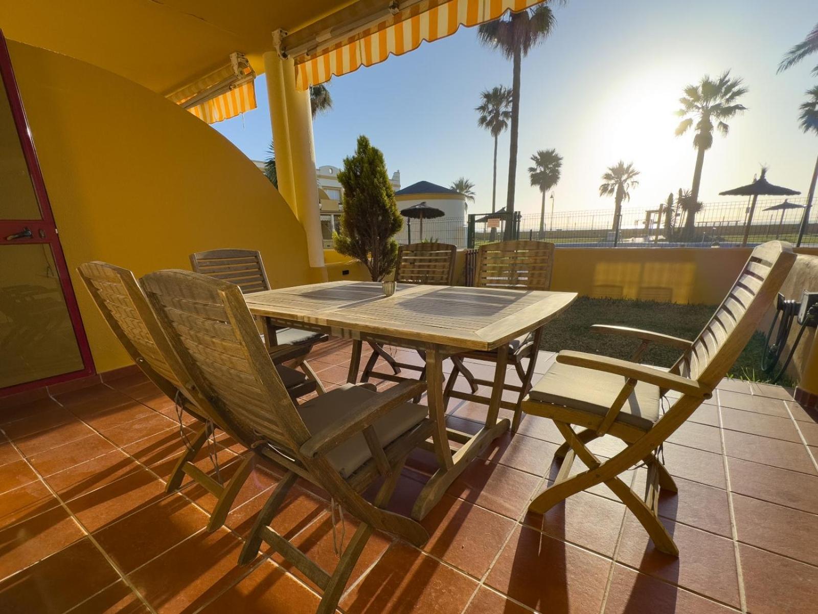 La Tortuga I, Encantador Apartamento Con Garaje En Primera Linea De Playa Tarifa Exterior photo